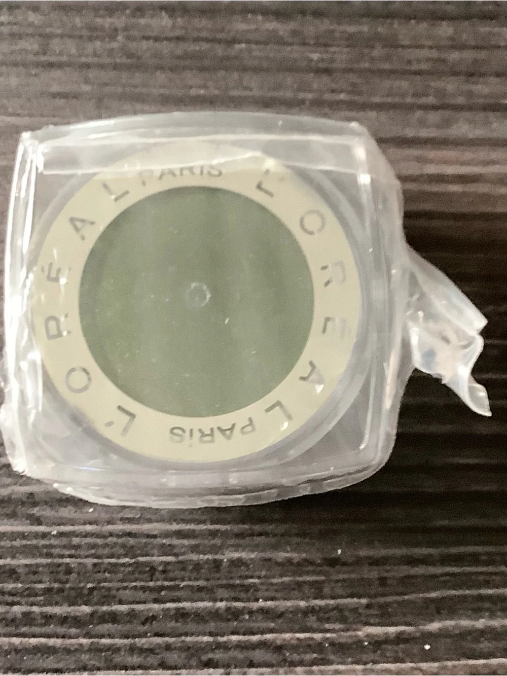 L’Oréal Infallible 24HR Eyeshadow 335 Golden Emerald New Unopened